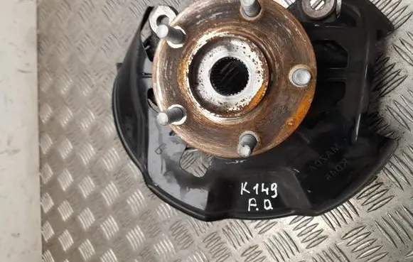 Front wheel hub