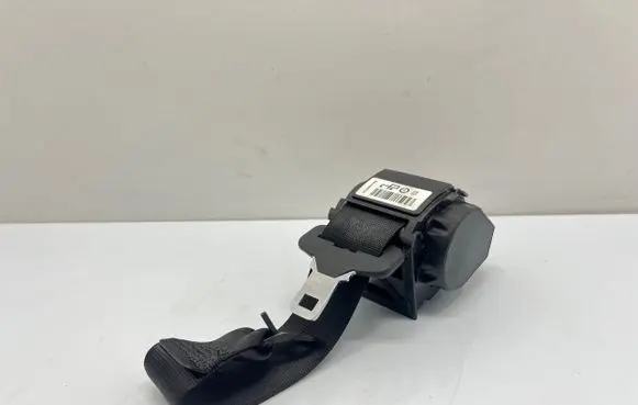 BMW 2 F22 F23 Rear seatbelt S3725939102