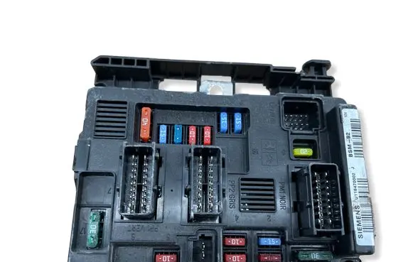 Peugeot Partner Fuse module 9650618580 U118470002