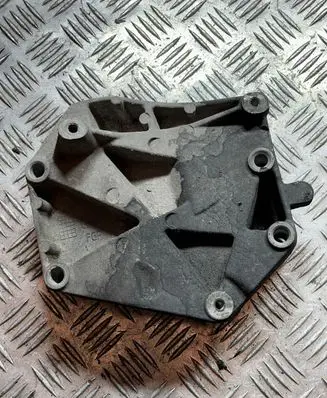 Opel Zafira B A/C compressor mount bracket 55191339 428702815