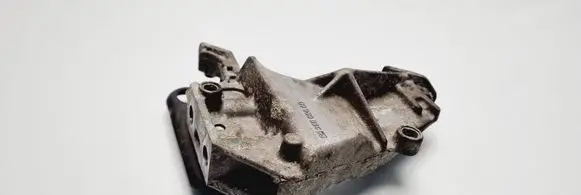 Peugeot 307 Engine mounting bracket 9635969880