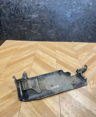 Mercedes-Benz E W211 Air filter cleaner box bracket assembly A6480940241