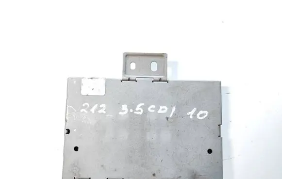 Mercedes-Benz C W204 Head unit multimedia control A2049000300 A2049020900 A2049021000