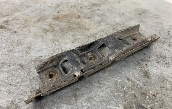 Volkswagen PASSAT B6 Front bumper mounting bracket 3C0807183