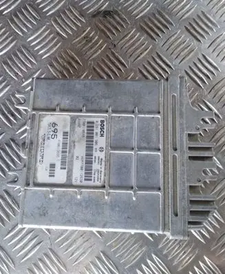 Volvo S40, V40 Engine control unit/module 0281001906 7700110648 HOM7700112630