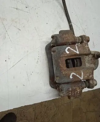 Toyota Land Cruiser (J120) Rear brake caliper