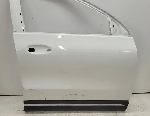 Mercedes-Benz GLA H247 Front door A2477224201
