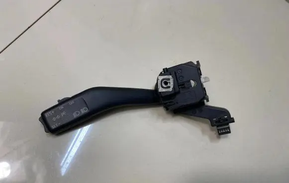 Volkswagen Touran I Indicator stalk 1K0953513A