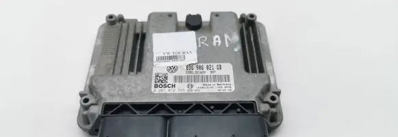 Volkswagen Touran I Engine control unit/module 03G906021GB 0281012945