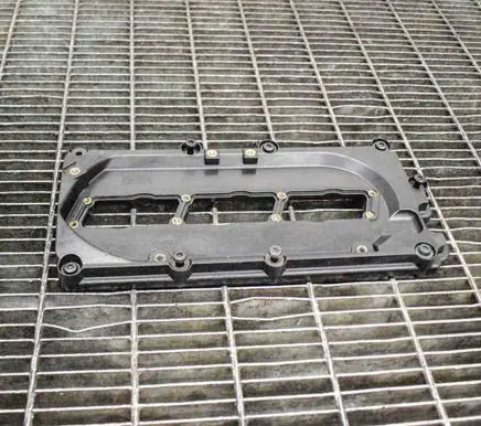 Audi A6 S6 C6 4F Rocker cam cover 059103470AC