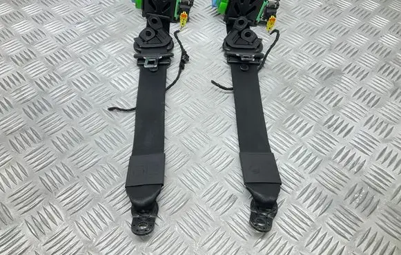 Audi TT TTS Mk2 Front seatbelt 8J8857705D