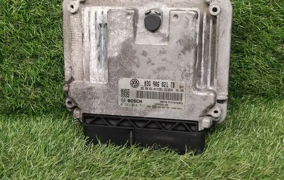 Skoda Octavia Mk2 (1Z) Engine control unit/module ECU 03G906021TB 03G906021AN