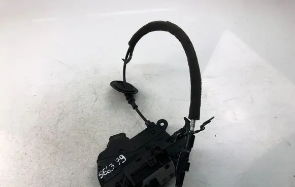 Renault Clio IV Coupe door lock (next to the handle) 825002104R