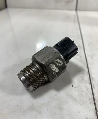 Fuel pressure sensor