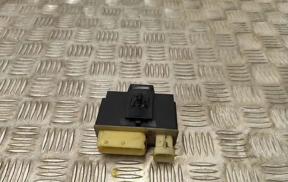 Peugeot 308 Glow plug pre-heat relay 9662570880