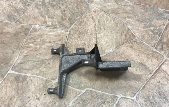 Mercedes-Benz C W203 ABS pump bracket A2034310240