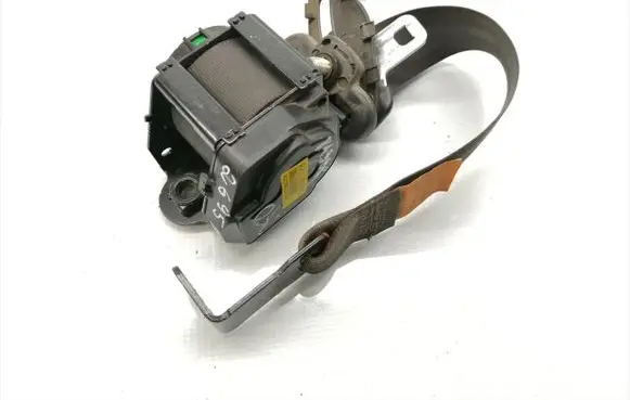 Chevrolet Captiva Third row seat belt 