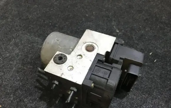 Nissan Almera Tino ABS Pump 0265216787 47660-4u103