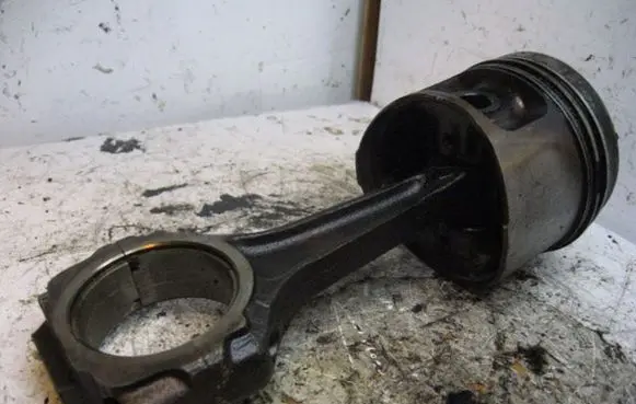 Renault 21 Piston with connecting rod 17I18I
