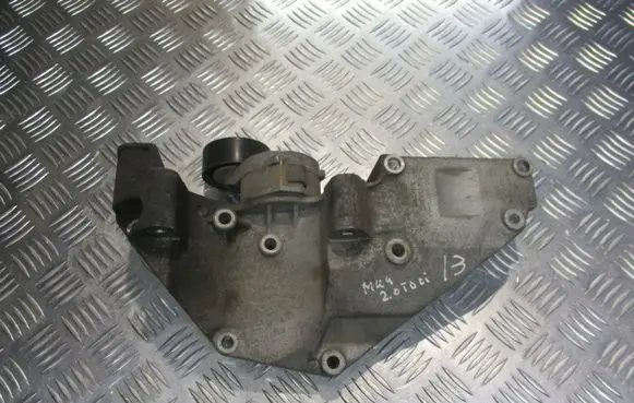 Ford Mondeo MK IV Engine mounting bracket