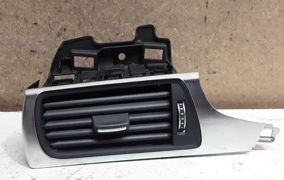 Audi A6 S6 C7 4G Dashboard side air vent grill/cover trim 4G1820901