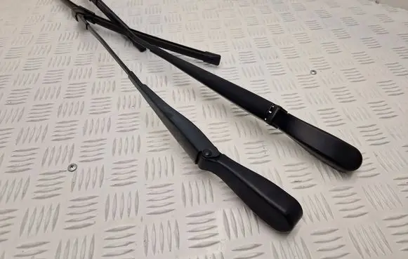 Mercedes-Benz A W177 AMG Windshield/front glass wiper blade A1778200900 A1778200800