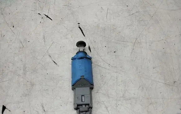 Renault Scenic II - Grand scenic II Brake pedal sensor switch 8200168239B