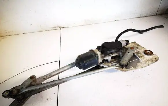 Nissan X-Trail T30 Front wiper linkage and motor 