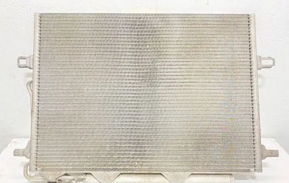 Mercedes-Benz E W211 Intercooler radiator A2115001154