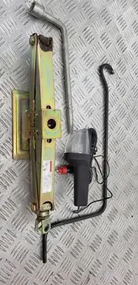 Suzuki Grand Vitara I Lift Jack 