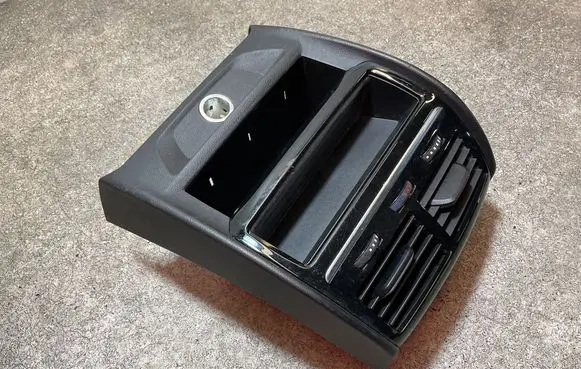 BMW 5 G30 G31 G38 Rear air vent grill 9357865