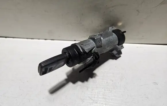 Audi A4 S4 B5 8D Ignition lock 4D0905851E