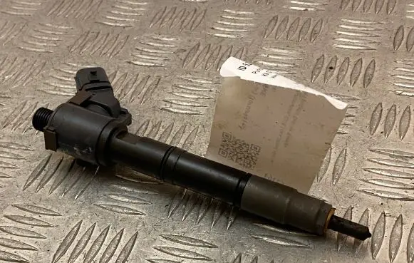 Volvo XC90 Fuel injector 31452114