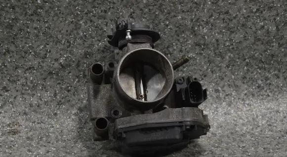 Volkswagen PASSAT B5 Throttle valve 058133063H 408237212002