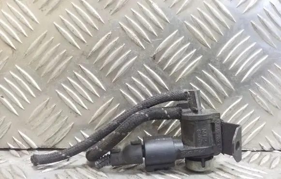 Volkswagen Golf IV Turbo solenoid valve 1J0906283C