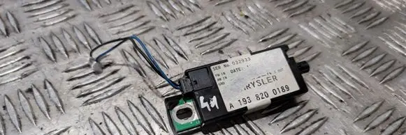 Chrysler Crossfire Aerial antenna amplifier A1938200189