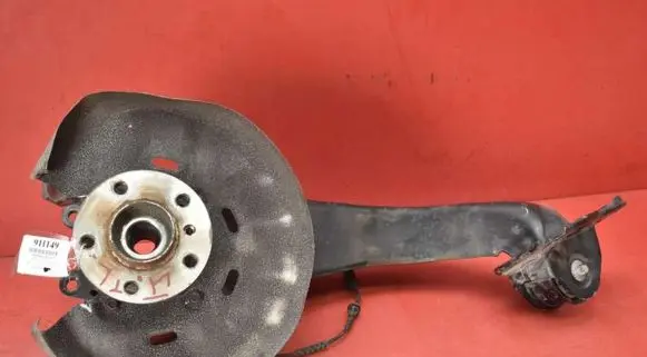 Front wheel hub spindle knuckle
