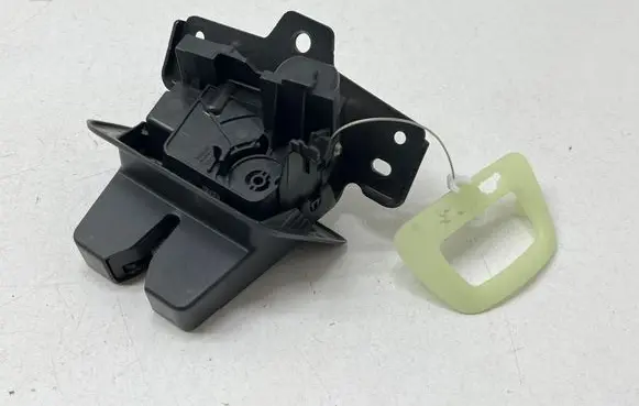Volvo S60 Tailgate/trunk/boot lock/catch/latch 32131356