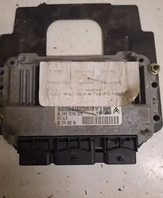 Citroen C4 I Engine control unit/module 228600473 9657489380 9644692380