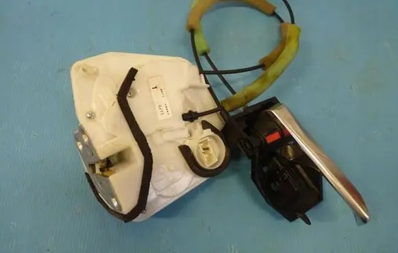 Mazda 6 Rear door lock