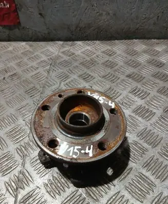 Volvo XC60 Front wheel hub 8G912C300NBA