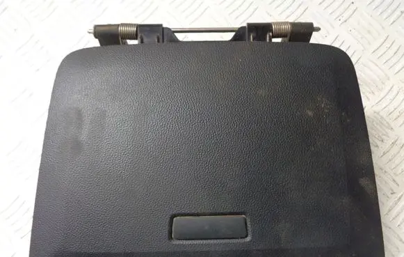 Volkswagen Golf Sportsvan Glove box 517857922