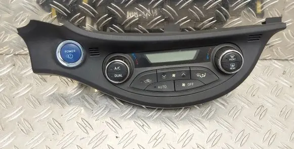 Toyota Yaris Climate control unit 559000D340