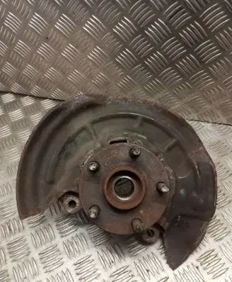 Toyota Avensis T220 Front wheel hub
