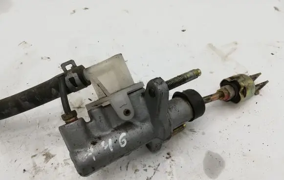 Toyota Corolla Verso E121 Clutch master cylinder NOCODE