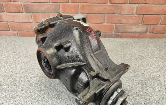 BMW X5 E70 Rear differential 7590913 7590914