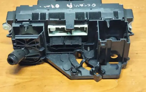Skoda Octavia Mk2 (1Z) Climate control unit
