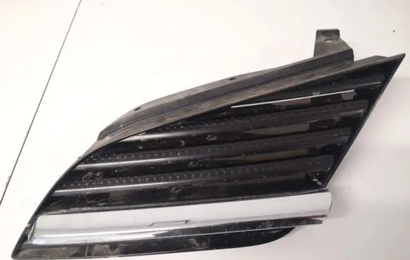 Nissan Primera Front grill 62330av300
