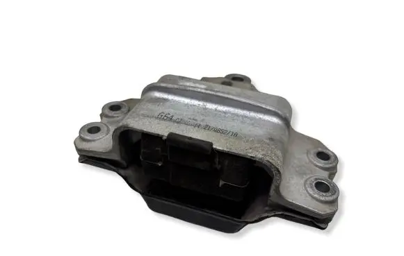 Volkswagen PASSAT B6 Engine mount bracket 1K0199555Q