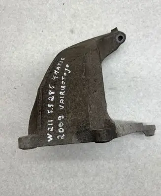 Mercedes-Benz E W211 Engine mounting bracket 2702231504